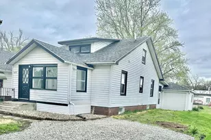623 N Carroll Ave, Michigan City, IN 46360 - Photo 1