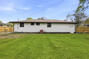 2607 W 60th Dr, Merrillville, IN 46410 - Photo 32