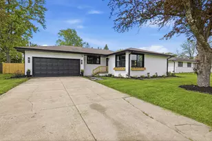 2607 W 60th Dr, Merrillville, IN 46410 - Photo 2