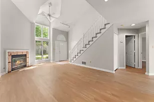 1542 W 93rd Ct, Crown Point, IN 46307 - Photo 2
