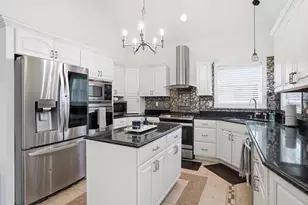 2155 Walker Dr, Valparaiso, IN 46385 - Photo 6
