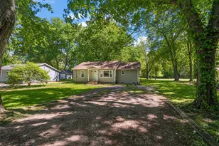 1301 S Cline Ave, Griffith, IN 46319 - Photo 2