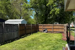 426 Cherry St, Hammond, IN 46324 - Photo 6