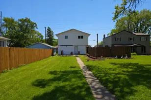 426 Cherry St, Hammond, IN 46324 - Photo 2