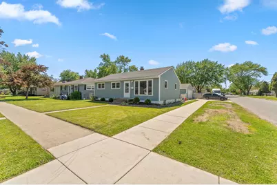 102 S Delaware Street, Hobart, IN 46342 - Photo 2