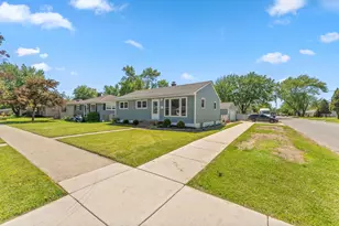 102 S Delaware St, Hobart, IN 46342 - Photo 2