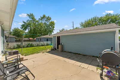 102 S Delaware Street, Hobart, IN 46342 - Photo 18