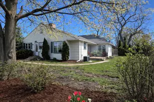 108 Beverly Pl, Munster, IN 46321 - Photo 1
