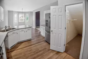 8124 Tuckaway Ct, Crown Point, IN 46307 - Photo 12