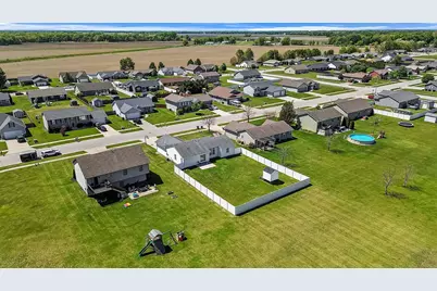 303 Ironwood Street NW, Demotte, IN 46310 - Photo 4