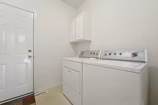 1321 Ludington Ln, Dyer, IN 46311 - Photo 16