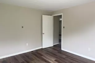 1117 Kosciusko Blvd, East Chicago, IN 46312 - Photo 8