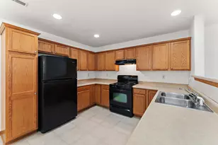 1376 Parke Dr, Crown Point, IN 46307 - Photo 6