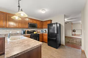 2549 N Lakeshore Dr, Crown Point, IN 46307 - Photo 10