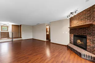 2549 N Lakeshore Dr, Crown Point, IN 46307 - Photo 6