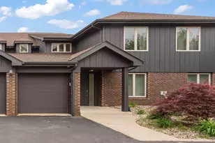 2549 N Lakeshore Dr, Crown Point, IN 46307 - Photo 1