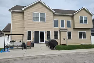9835 Meadowrose Ln, Saint John, IN 46373 - Photo 4