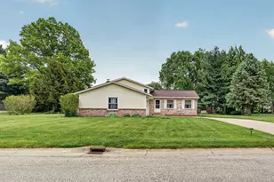 340 Independence Dr, Valparaiso, IN 46383 - Photo 2
