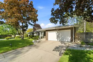 485 Boyd Cir, Michigan City, IN 46360 - Photo 2