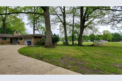 2614 Maple Street, Michigan City, IN 46360 - Photo 2