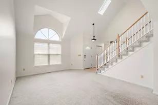 187 Fieldstone Dr, Chesterton, IN 46304 - Photo 4