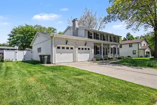 2304 Shannon Dr, Valparaiso, IN 46383 - Photo 2
