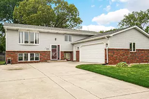 508 James Wittchen Dr, Schererville, IN 46375 - Photo 2