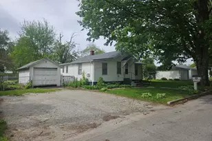206 E 16th St, La Porte, IN 46350 - Photo 2