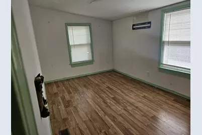206 E 16th Street, La Porte, IN 46350 - Photo 8