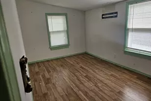 206 E 16th St, La Porte, IN 46350 - Photo 8
