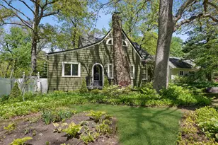 558 Woodlawn Dr, Valparaiso, IN 46385 - Photo 1
