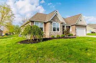 13 Covington Dr, Valparaiso, IN 46385 - Photo 2