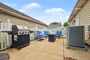 332 Carey Ln, Chesterton, IN 46304 - Photo 14