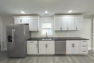 3246 N Lake Park Ave, Hobart, IN 46342 - Photo 8