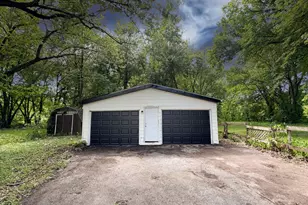 3246 N Lake Park Ave, Hobart, IN 46342 - Photo 18