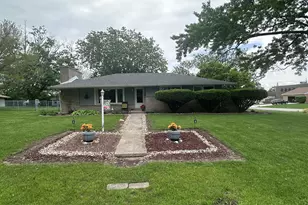 7595 Washington Ct, Merrillville, IN 46410 - Photo 2