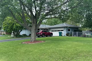7595 Washington Ct, Merrillville, IN 46410 - Photo 4