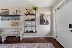 380 E Augustine Dr, Valparaiso, IN 46383 - Photo 8