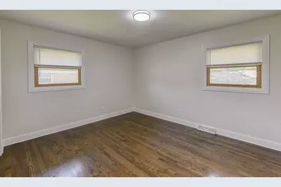 7970 Northcote Avenue, Hammond, IN 46324 - Photo 10