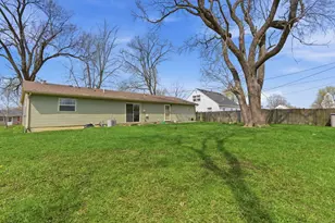 621 Old Forge Rd, Valparaiso, IN 46385 - Photo 14