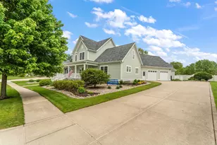 2405 Dickinson Rd, Chesterton, IN 46304 - Photo 4