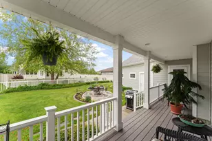 2405 Dickinson Rd, Chesterton, IN 46304 - Photo 12