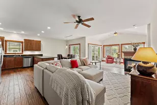 61 N Prairie Parkway, Valparaiso, IN 46385 - Photo 2