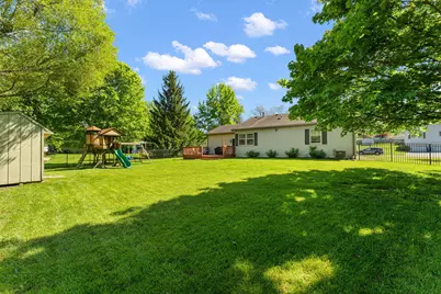 2156 St Joseph Lane, Valparaiso, IN 46385 - Photo 2