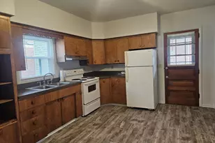 907 Tyler St, La Porte, IN 46350 - Photo 4