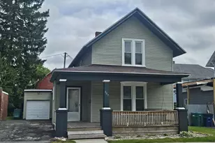 907 Tyler St, La Porte, IN 46350 - Photo 2