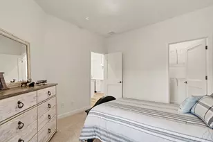 1905 E Woodglen Cir, Valparaiso, IN 46383 - Photo 10