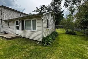 24 McCurahan St, Valparaiso, IN 46385 - Photo 2
