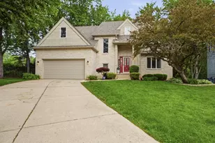 5204 Woodmere Ct, Valparaiso, IN 46383 - Photo 1