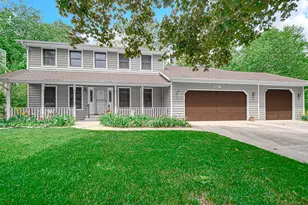 947 Sandpiper Dr, Chesterton, IN 46304 - Photo 1